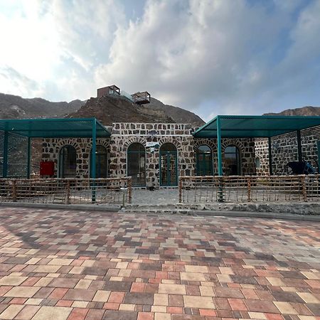 Dibba Mountain Park Resort フジャイラ エクステリア 写真